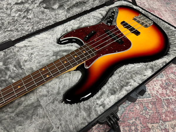 Fender American Vintage '64 Jazz Bass in Three Colour Sunburst w/Hardcase