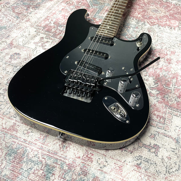 Fender Tom Morello Stratocaster Rosewood Fingerboard in Black w/ Mirrored Scratchplate