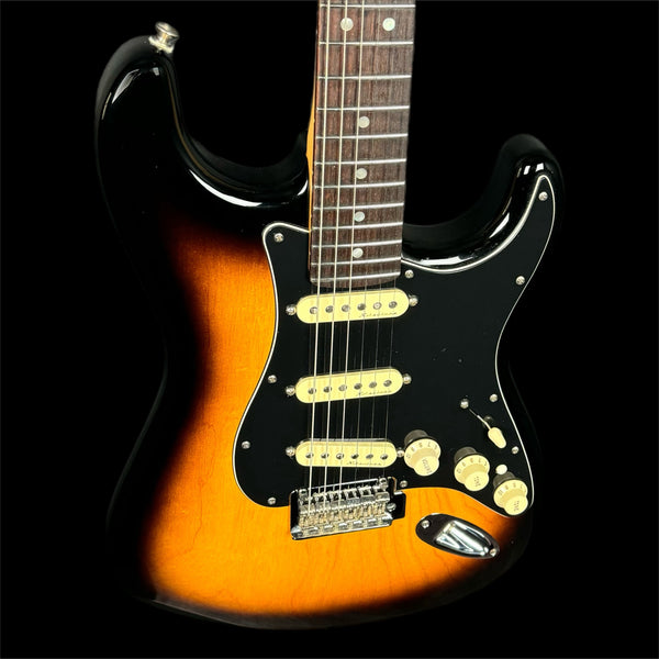 Fender Deluxe Stratocaster Electric Guitar in 2-Tone Sunburst