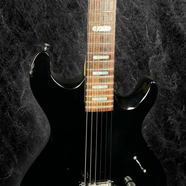 Line 6 Variax Electric Guitar in Gloss Black w/Gigbag
