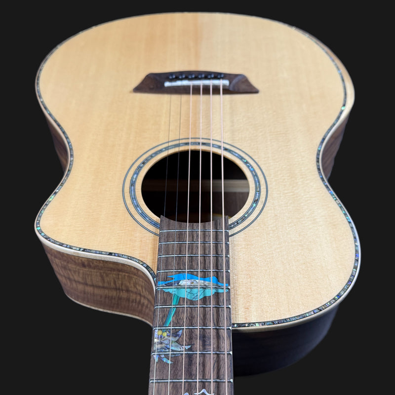 Washburn Bella Tono Allure SC56S Solid Top Studio Electro-Acoustic Guitar