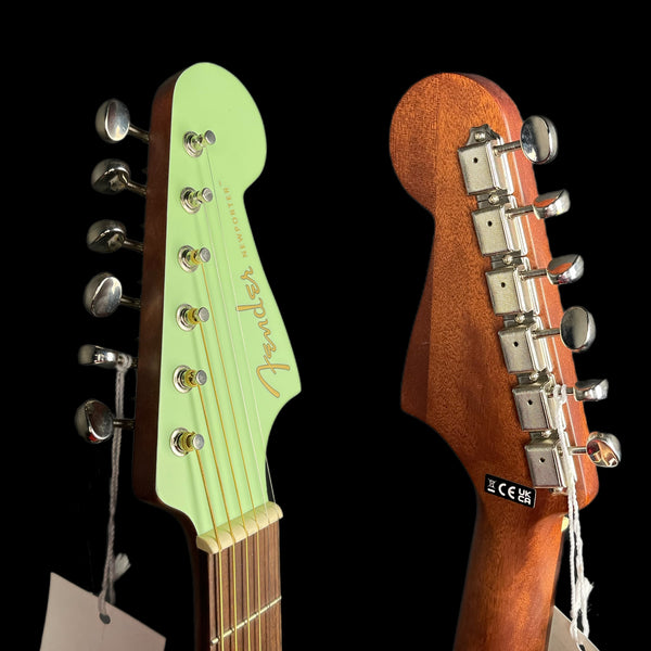 Fender Newporter Player WN White PG, in Surf Green