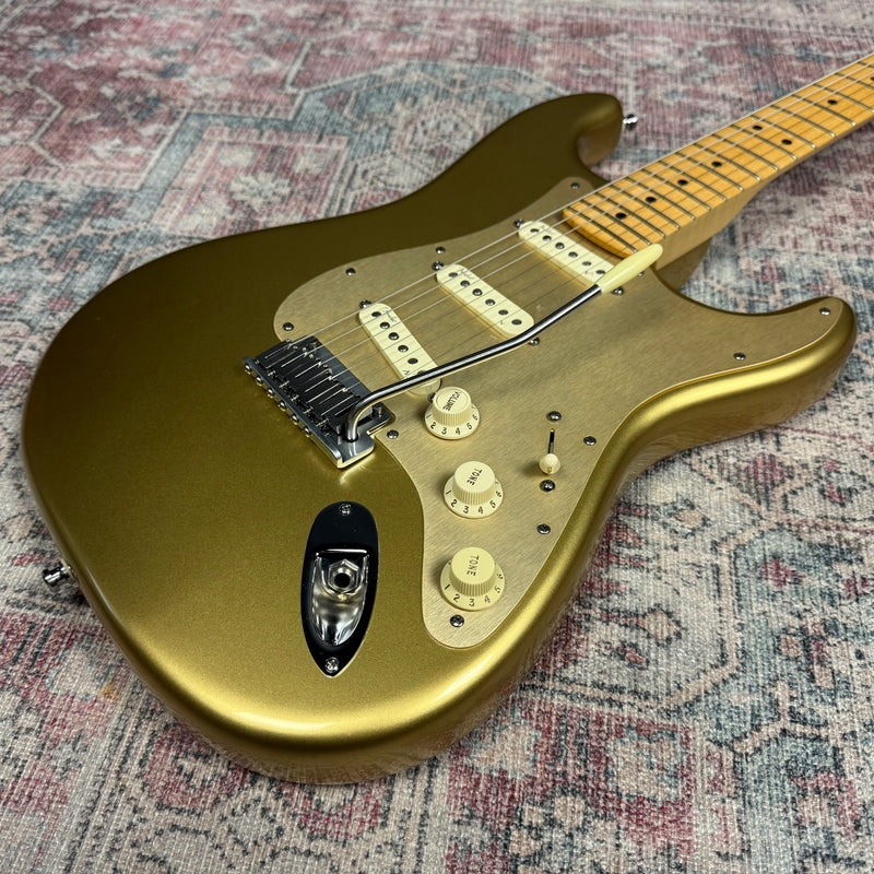 Fender FSR American Deluxe Stratocaster in Aztec Gold w/ Hard Case