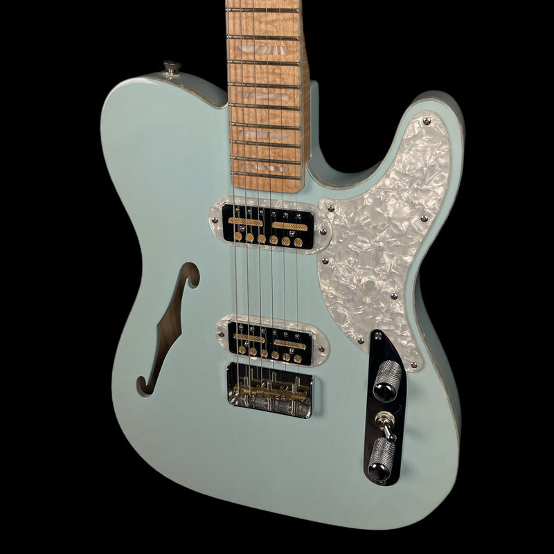 Fender Parallel Universe II Tele Mágico Maple Fingerboard in Transparent Daphne Blue w Fender Gig Bag