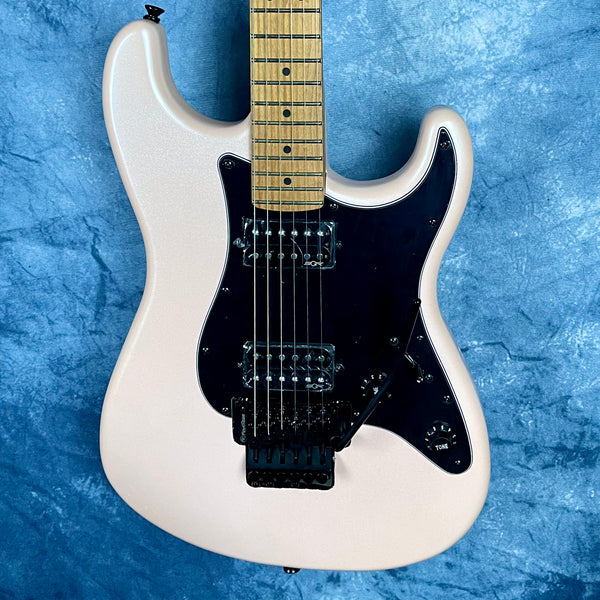 Squier Contemporary Stratocaster HH FR in Shell Pink Pearl