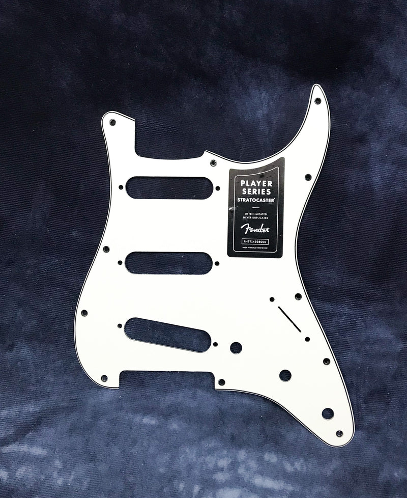 11-HOLE MODERN-STYLE STRATOCASTER® S/S/S PICKGUARD PARCHMENT